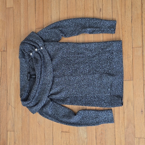 White House Black Market Black/Silver Sparkly off Shoulder Crowl Neck Sweater XS - Picture 6 of 10